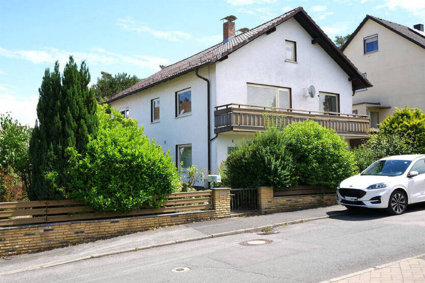 Hier lässt es sich gut leben. Geräumiges EFH mit Garten in Rödental - Einberg
