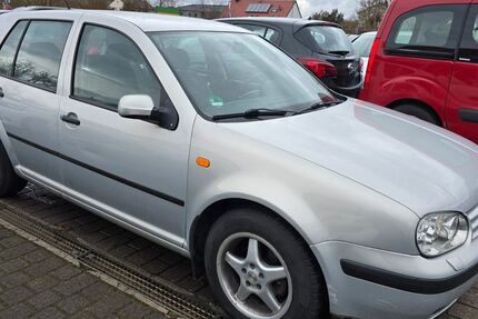 VW Golf 215.000 km 2.500 &euro; Randersacker 97236