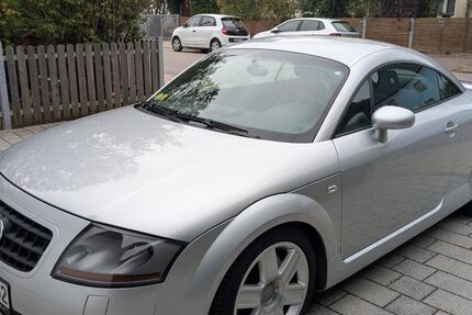 Audi TT 117.200 km 9.999 &euro; München 81377