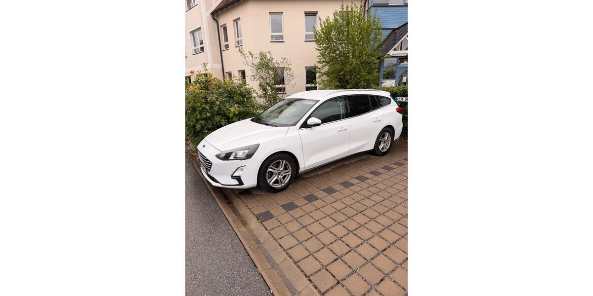 Ford Focus 70.000 km 12.600 &euro; Neustadt a.d. Donau 93333