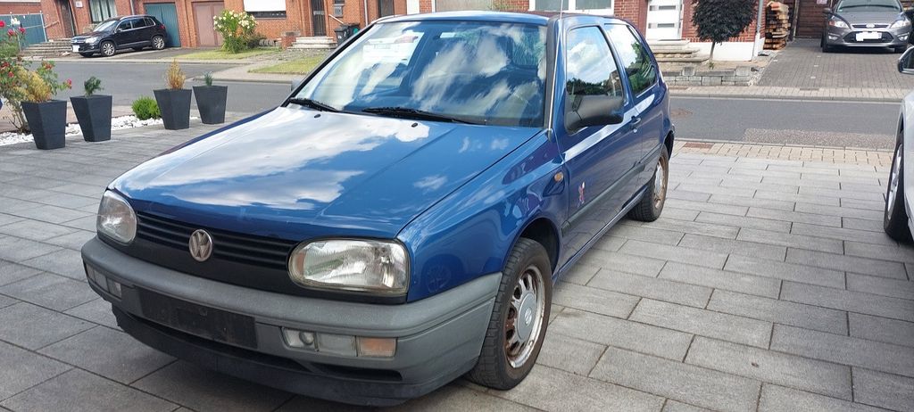 VW Golf 96.000 km 890 &euro; Bergheim 50129