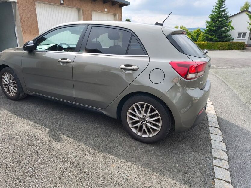 Kia Rio 102.500 km 8.900 € Gefrees 95482