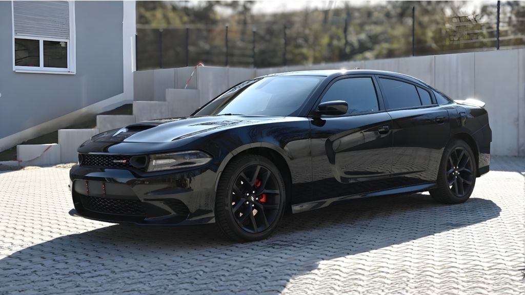 Dodge Charger 94.000 km 28.800 &euro; Schauenburg 34270