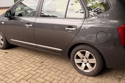 Kia Carens 119.000 km 4.750 &euro; Ganderkesee 27777