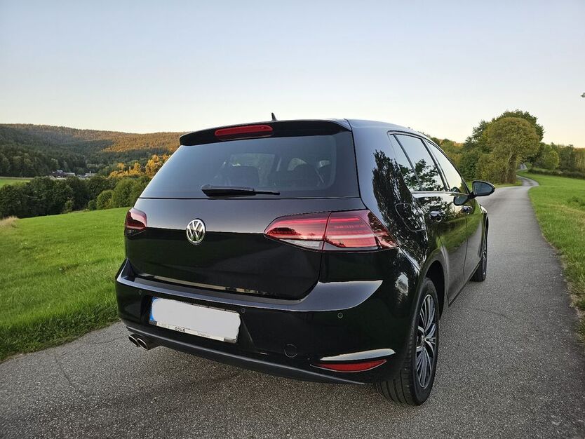 VW Golf 128.000 km 13.299 € Grainet 94143