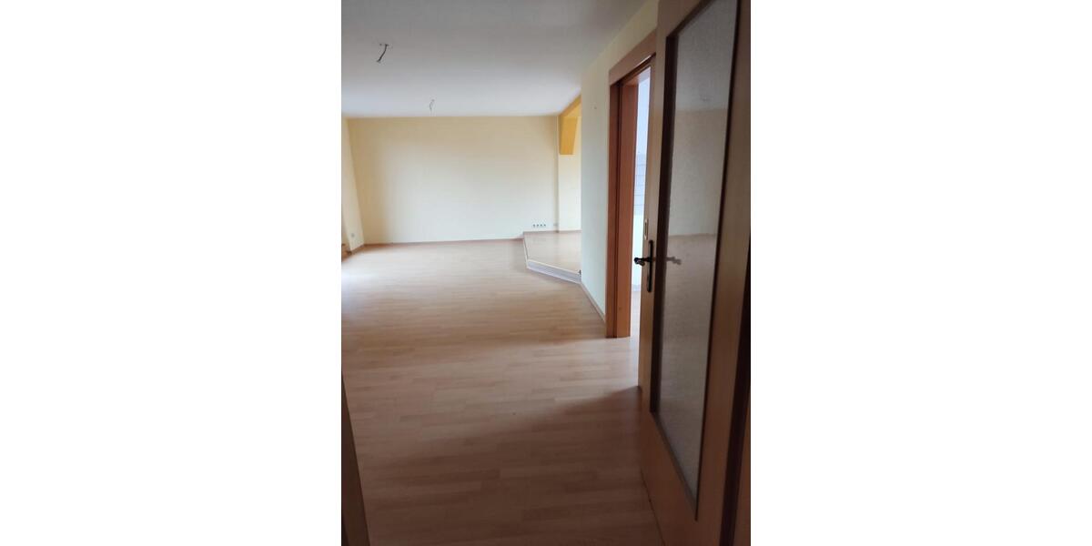 Mehrfamilienhaus, Wohnhaus Werdau - 8 Zimmer, 200 m&sup2;, 125.000&euro; | Angebot:26962795