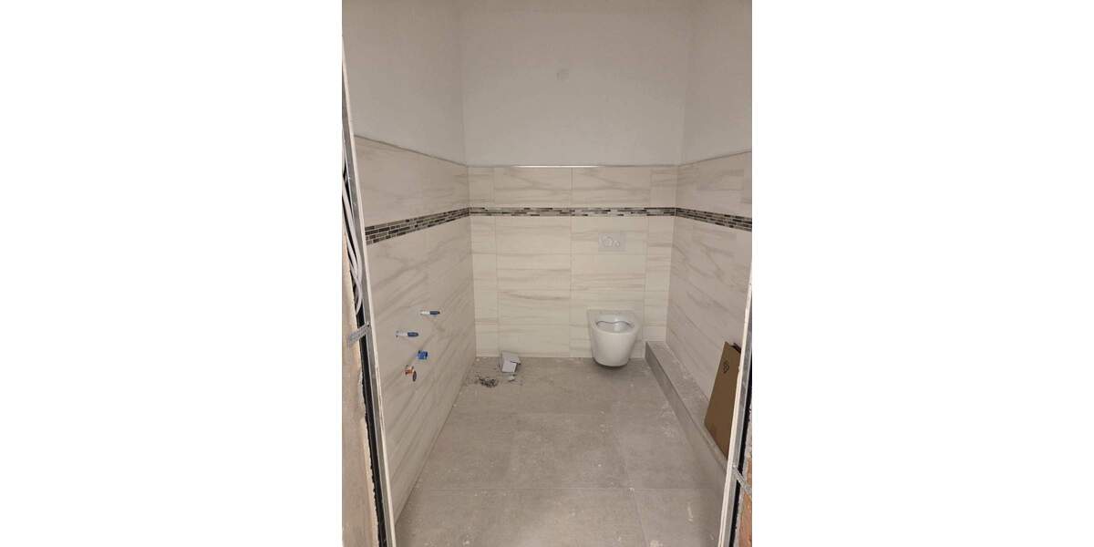 Gewerbeobjekt Eisenach - 7 Zimmer, 272 m&sup2;, 1.905&euro; | Angebot:25731715