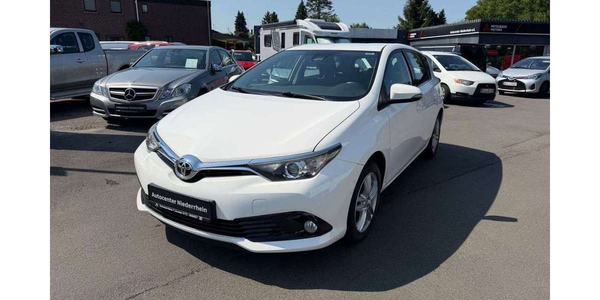 Toyota Auris 107.500 km 9.900 &euro; Geldern 47608