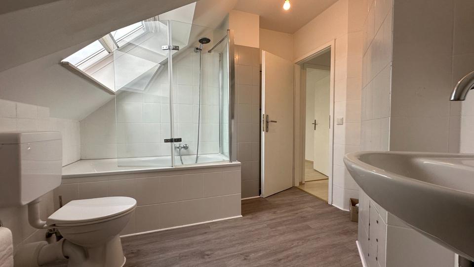 Dachgeschoßwohnung Wuppertal Dornap - 2 Zimmer, 65 m&sup2;, 159.000&euro; | Angebot:24727949