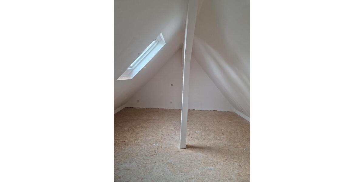 Dachgeschoßwohnung Remscheid Lüttringhausen - 3 Zimmer, 85 m&sup2;, 800&euro; | Angebot:25484253