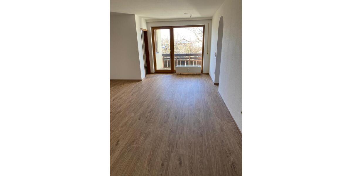 Etagenwohnung Waldheim - 3 Zimmer, 67 m&sup2;, 675&euro; | Angebot:25932533