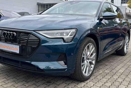 Audi e-tron 38.250 km 39.950 € Hamburg 22047