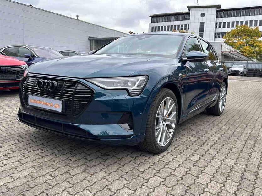 Audi e-tron 38.250 km 39.950 € Hamburg 22047