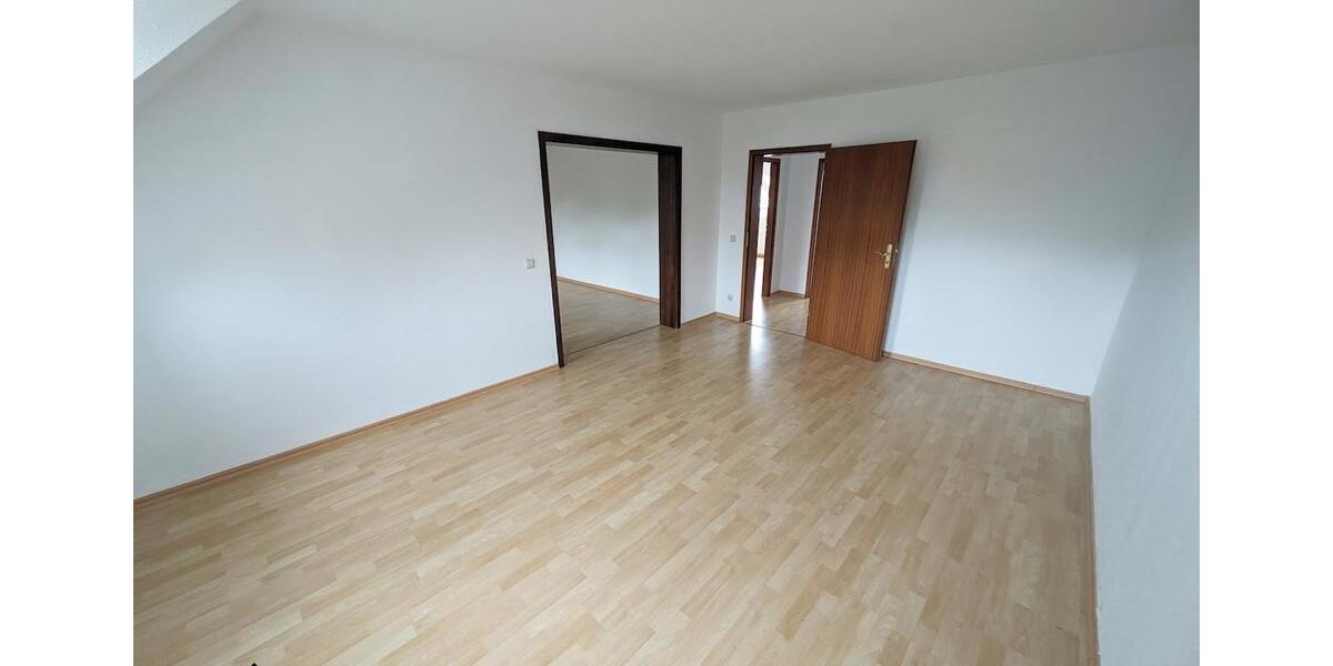 Dachgeschoßwohnung Chemnitz Hilbersdorf - 3 Zimmer, 74 m&sup2;, 350&euro; | Angebot:26321590