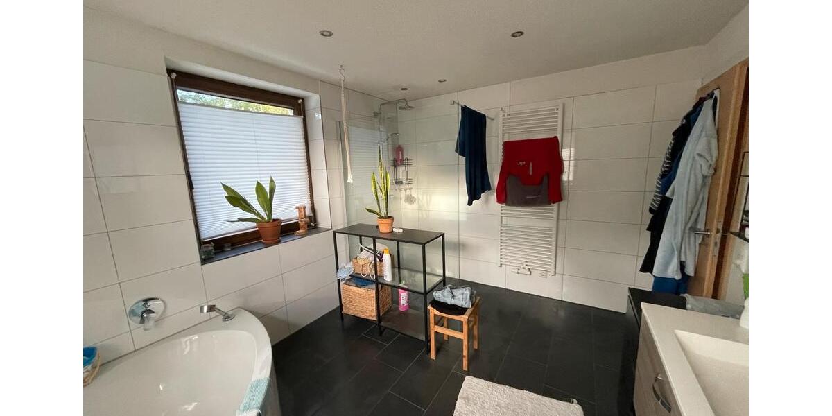 Einfamilienhaus Schmalkalden - 9 Zimmer, 170 m&sup2;, 350.000&euro; | Angebot:25452997