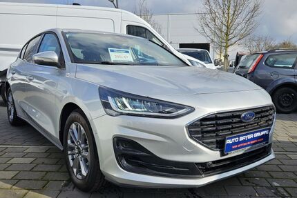 Ford Focus 1.001 km 30.930 &euro; Wiesbaden 65203