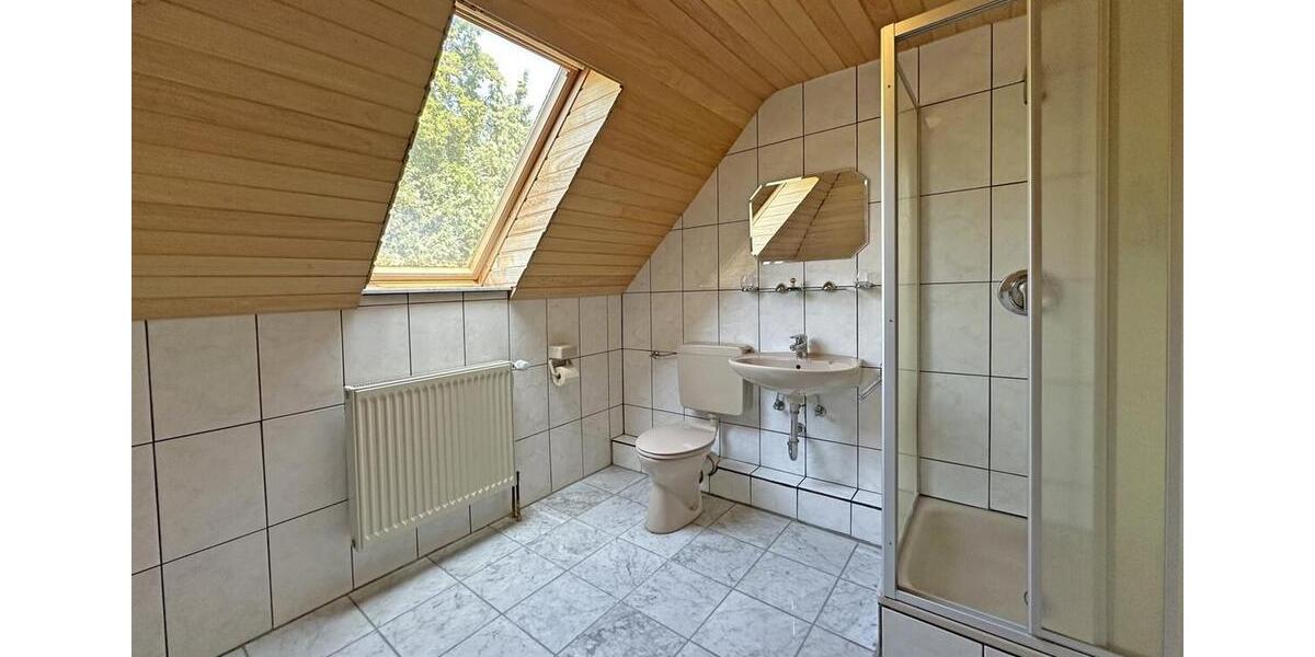 Dachgeschoßwohnung Hamburg Niendorf - 4 Zimmer, 101 m&sup2;, 1.800&euro; | Angebot:26407335