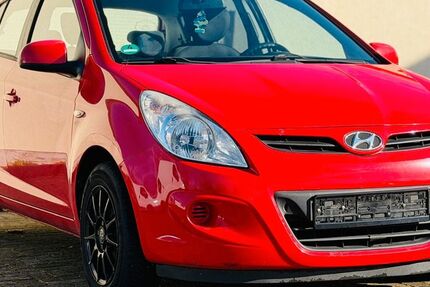 Hyundai i20 228.000 km 2.199 &euro; Au am Rhein 76474