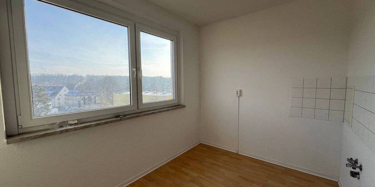 Etagenwohnung Zwickau Pölbitz - 4 Zimmer, 90 m&sup2;, 449&euro; | Angebot:25997843