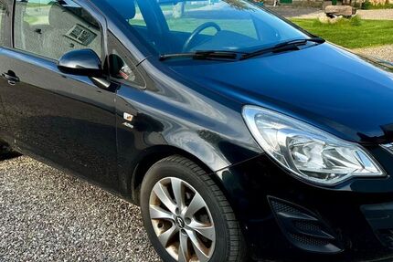 Opel Corsa 235.000 km 1.890 &euro; Boren 24392