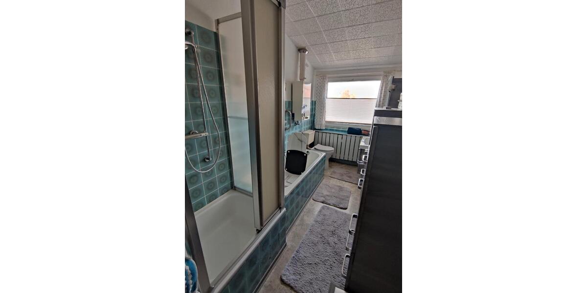 Dachgeschoßwohnung Wilhelmshaven Fedderwardergroden - 3 Zimmer, 79 m&sup2;, 350&euro; | Angebot:26422307