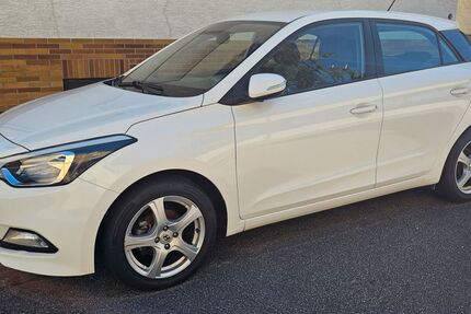 Hyundai i20 71.000 km 6.100 &euro; Nauheim 64569