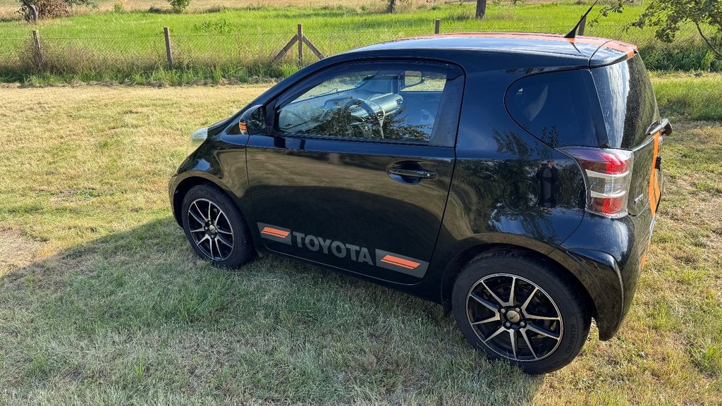 Toyota IQ 118.671 km 5.000 &euro; Crossen an der Elster 07613