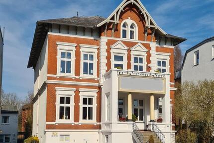 Helle Dachgeschosswohnung mit viel Stauraum in St. Jürgen 4 zimmer