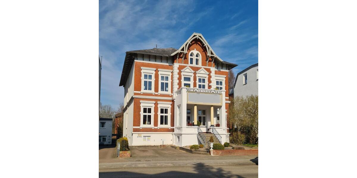 Helle Dachgeschosswohnung mit viel Stauraum in St. Jürgen 4 zimmer