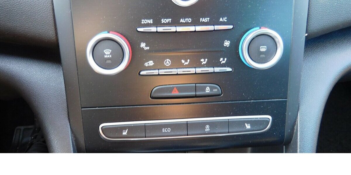 Renault Megane Limited Kombi 1.3 TSI DSG Klima Navi 66.900 km 10.990 &euro; Vordorf 38533
