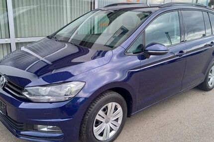 VW Touran 97.500 km 13.990 &euro; Teisendorf 83317