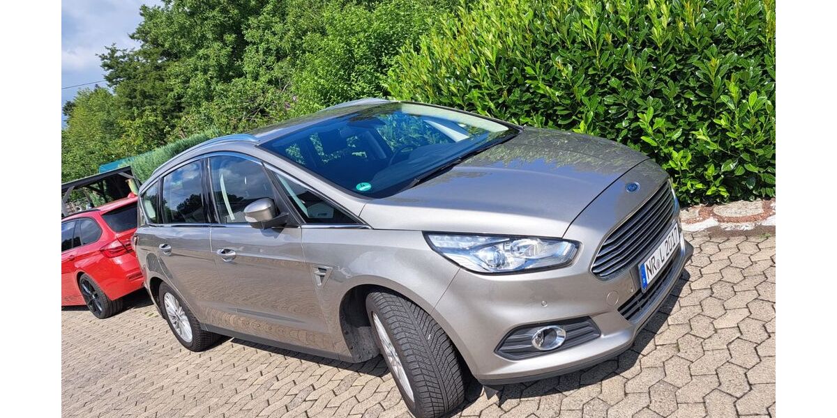 Ford S-Max 180.000 km 9.400 &euro; Neuwied 56564