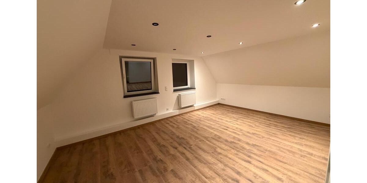 Schönes Haus frisch saniert - Erstbezug 4 zimmer