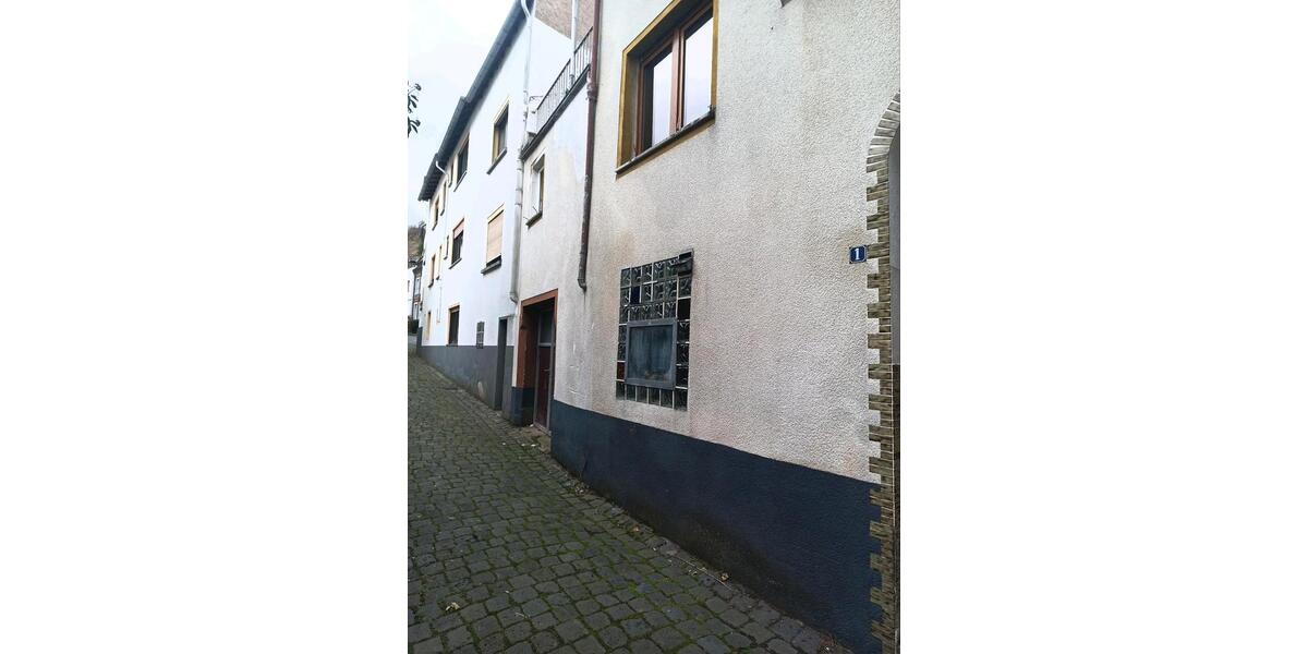 Einfamilienhaus Bullay - 7 Zimmer, 100 m&sup2;, 175.000&euro; | Angebot:24272390