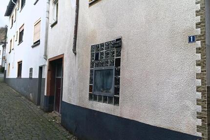 Haus Bullay - 7 Zimmer, 100 m&sup2;, 175.000&euro; | Angebot:24272390