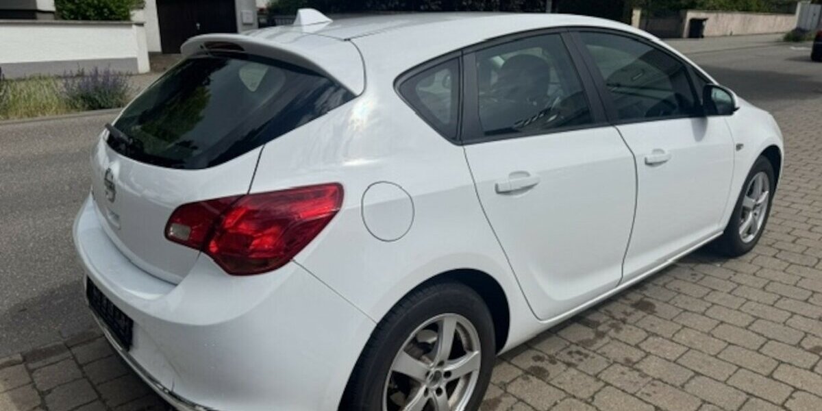 Opel Astra J 1.6 Lim. 5-trg. Selection 165.210 km 3.990 &euro; Neckarsulm 74172