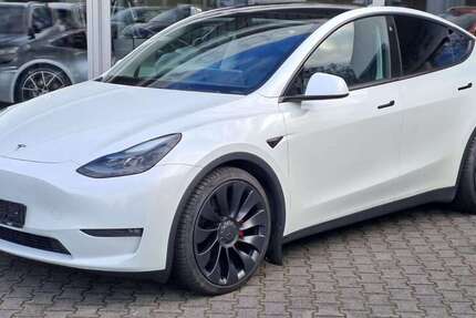 Tesla Model Y 26.416 km 39.950 € Dieburg 64807