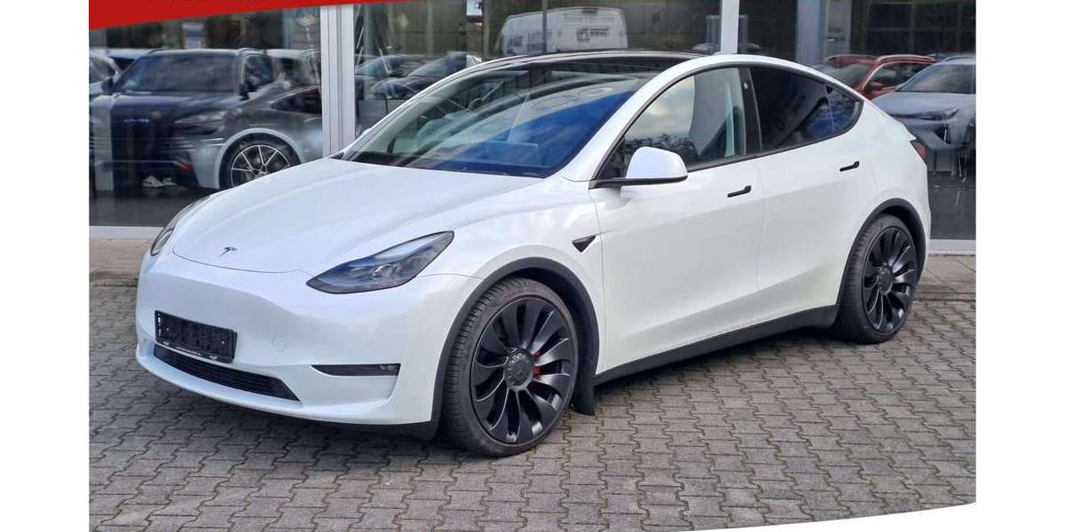 Tesla Model Y 26.416 km 39.950 € Dieburg 64807