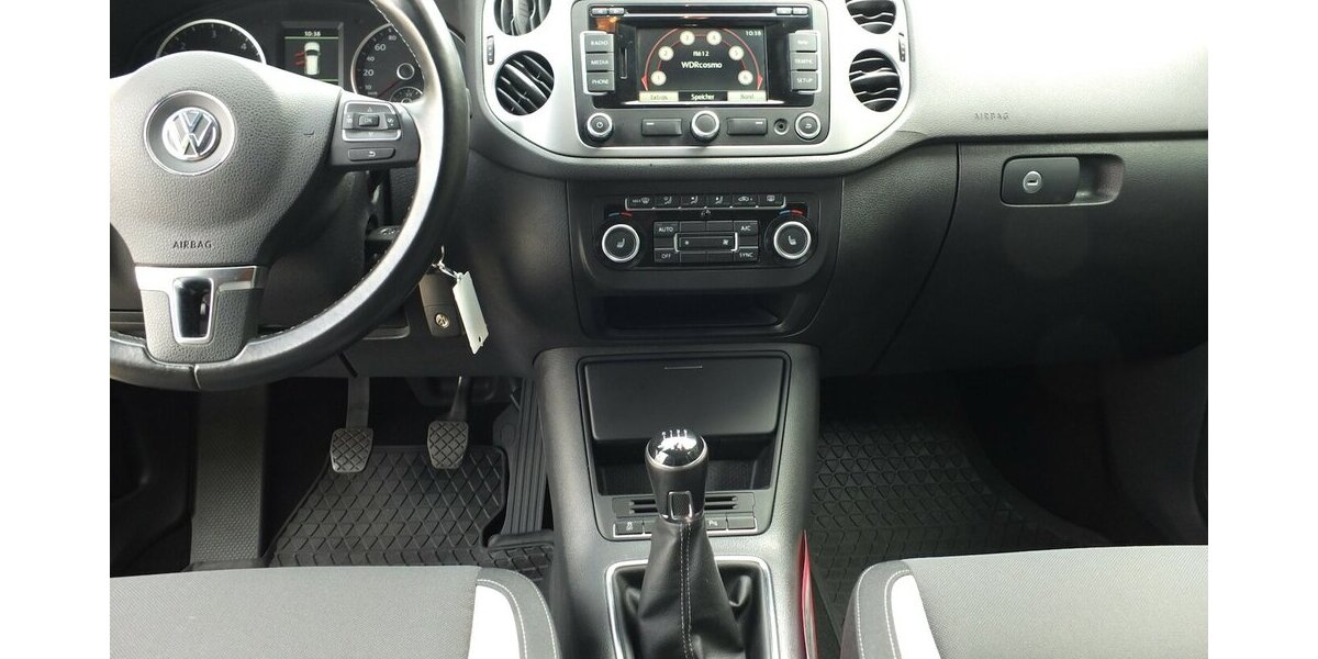 VW Tiguan WM26:LIFE NAVI AHK PARKPILOT SHZ BLUETOOTH 124.710 km 11.904 &euro; Köln 50858