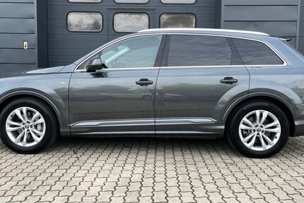 Audi Q7 160.000 km 45.900 € Ulm 89075