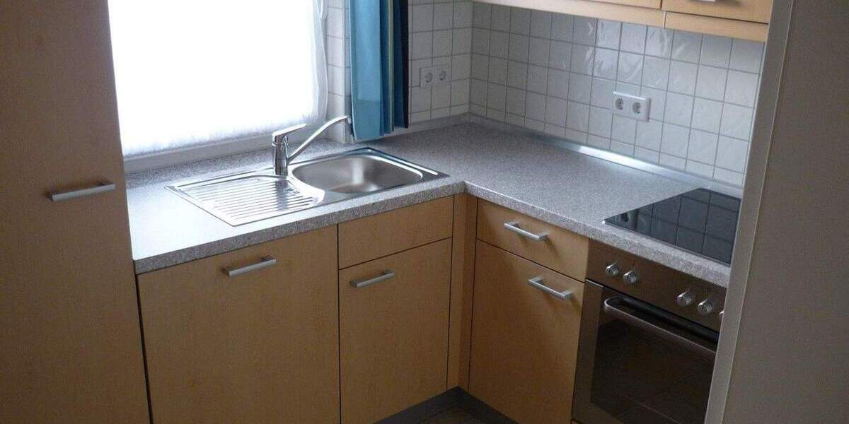 2-Zimmer-Wohnung mit Balkon in ruhigem 8-Parteien-Haus 2 zimmer