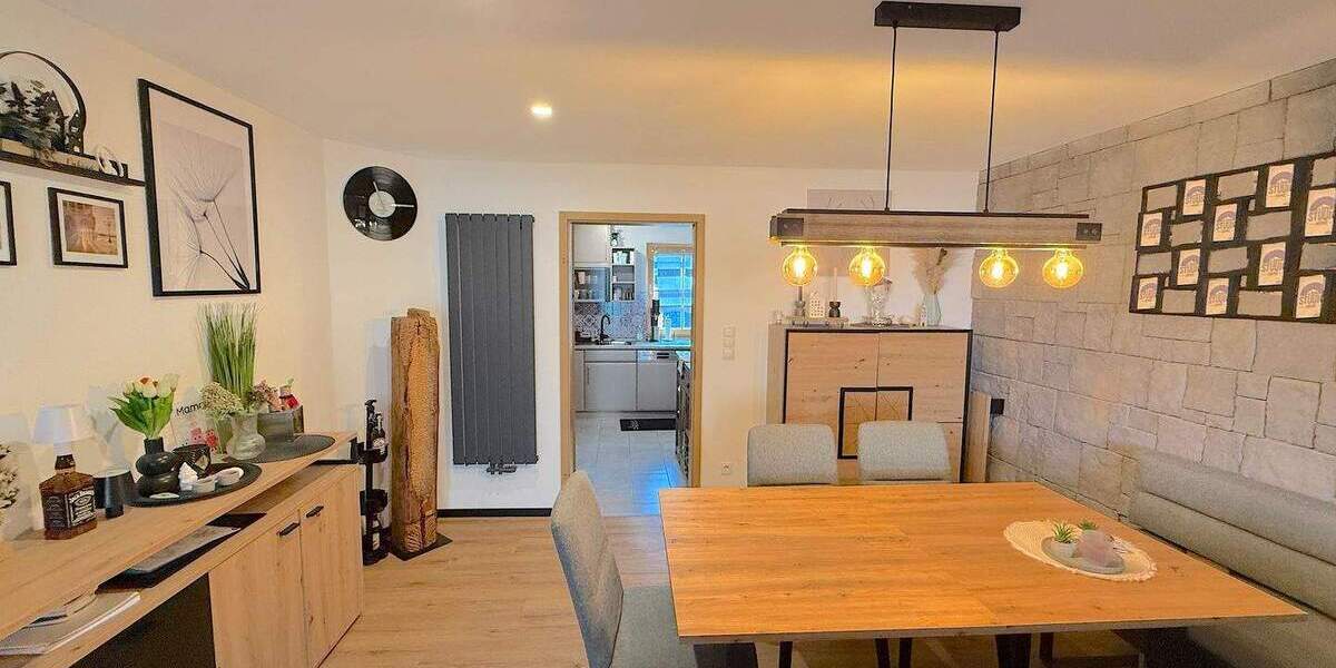 Doppelhaus mit zwei Terrassen, Wintergarten und gepflegtem kleinem 6 zimmer