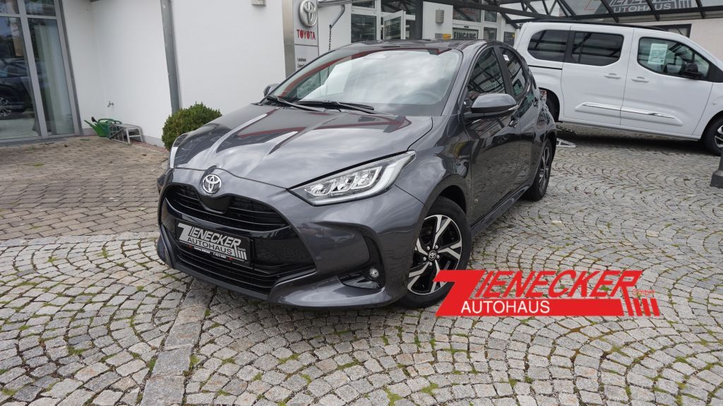 Toyota Yaris 3.000 km 24.790 &euro; Lagerlechfeld 86836