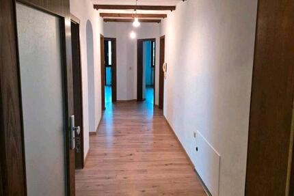 Wohnung Oberviechtach - 5 Zimmer, 125 m&sup2;, 1.000&euro; | Angebot:26125886