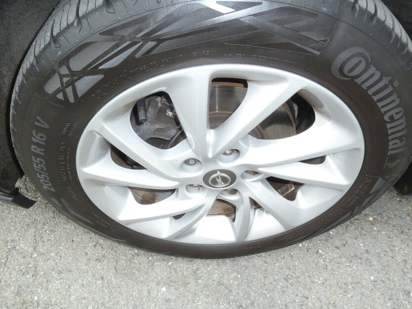 Opel Astra 1.5 D Edition Klima Navigation Lackschäden 148.000 km 6.900 € Ratingen 40885