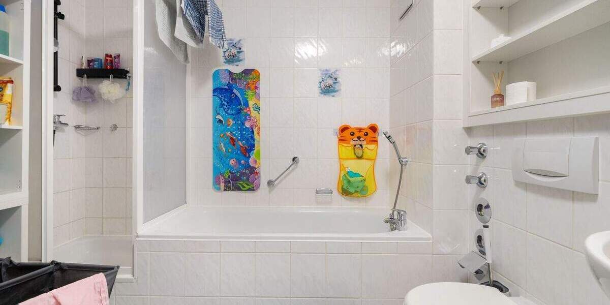 Wohnen am Wasser - Lichtdurchflutete 2-Zimmer-Wohnung mit Balkon und Aufzug 2 zimmer