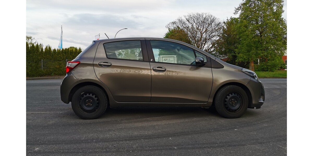 Toyota Yaris 99.492 km 11.500 € Geseke 59590