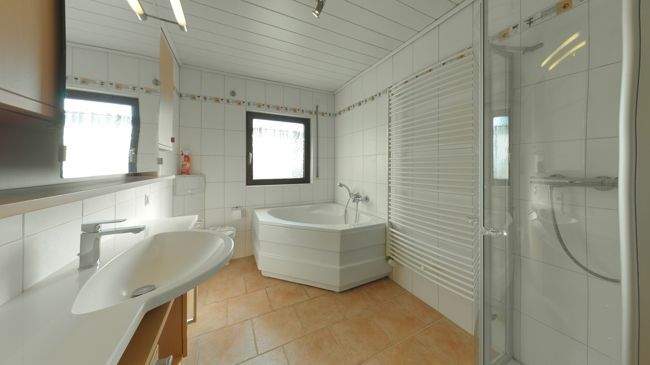 Einfamilienhaus Solms Oberndorf - 7 Zimmer, 224 m&sup2;, 400.000&euro; | Angebot:25662020