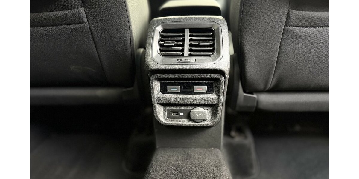 VW Tiguan R-Line / Allrad / Pano / Keyless 84.000 km 33.900 &euro; Mönchengladbach 41066