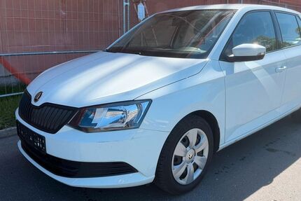 Skoda Fabia 64.000 km 7.999 &euro; Berlin 12057